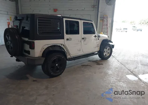 2016 Jeep Wrangler Unlimited Sport z USA, uszkodzony, nr VIN 1C4BJWDG7GL101173